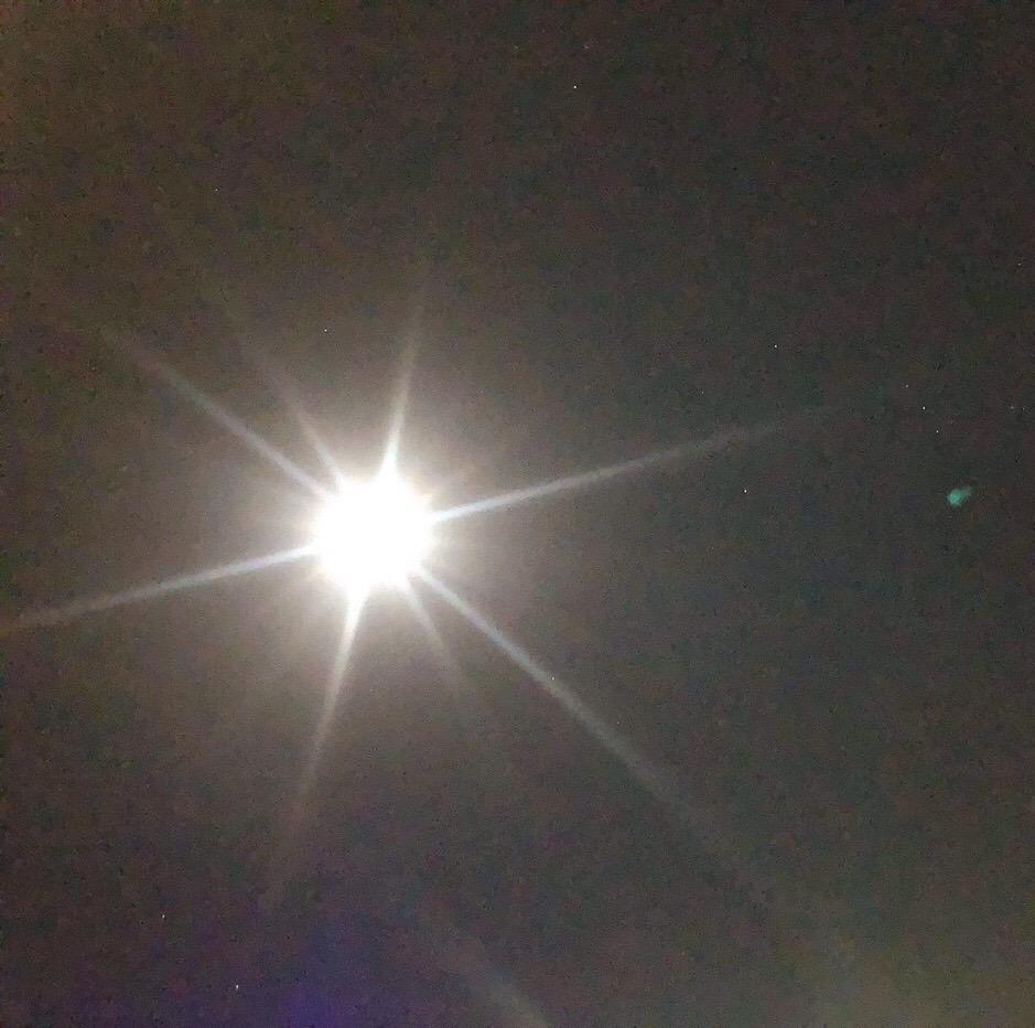 こんばんは、るみです☆*。          最近毎日怒涛のように過ぎてく          体力がぁ〜       今日はねぐさり          大好きなサウナ行ってきた        明日は抜群っ            今日はコールドムーンらしいね         今年最後の満月みたい(満月)