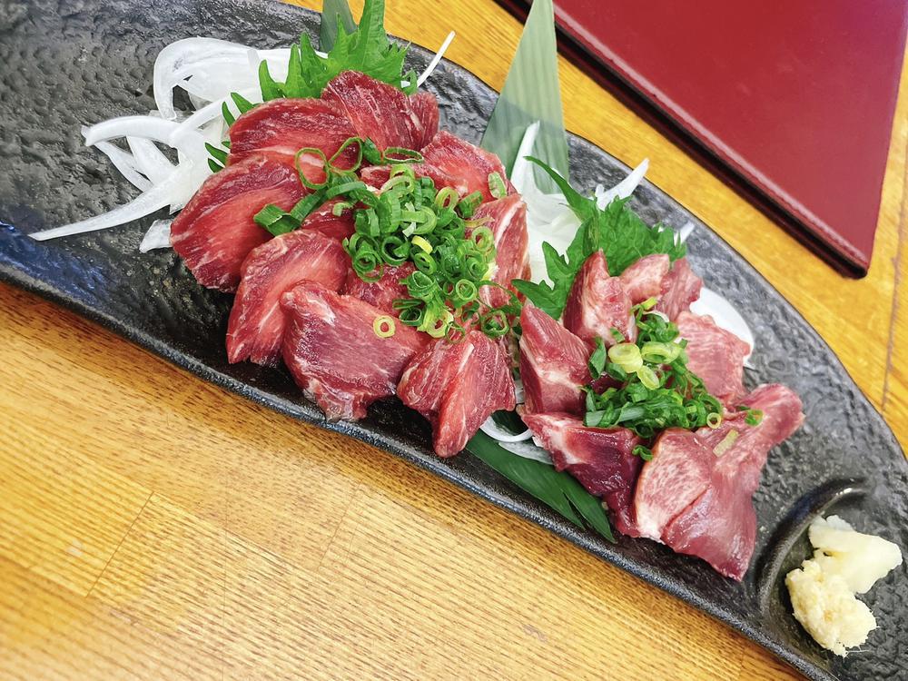 こないだはオーラスでありがとうございました✌🏻 ̖́-     念願の馬刺しも食べにいけた〜！！ 馬のレバーがおいしすぎた🤤💓