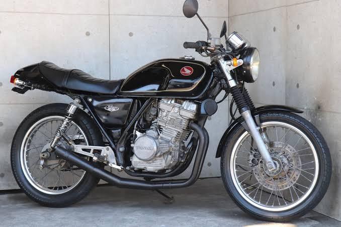 本日出勤です👾