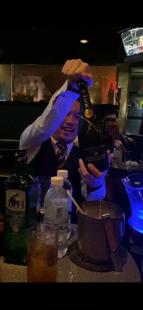 🍾