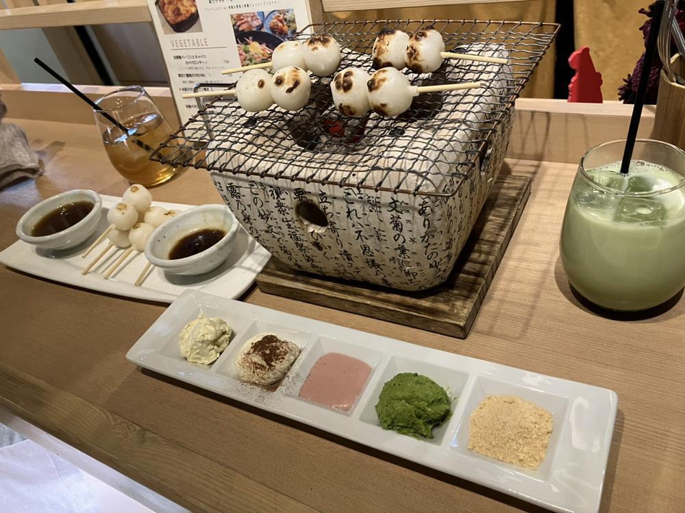 出勤前に先月で昼職 退職しちゃった後輩ちゃんと 会ってきたよー♡  お団子の食べ放題行ってきた🍡  ここ半月の間溜まった話も 一気に話してきた🤣  ほんと、いつも共感してくれるし だいぶスッキリしたー🥺  来月のランチも楽しみ😋    .