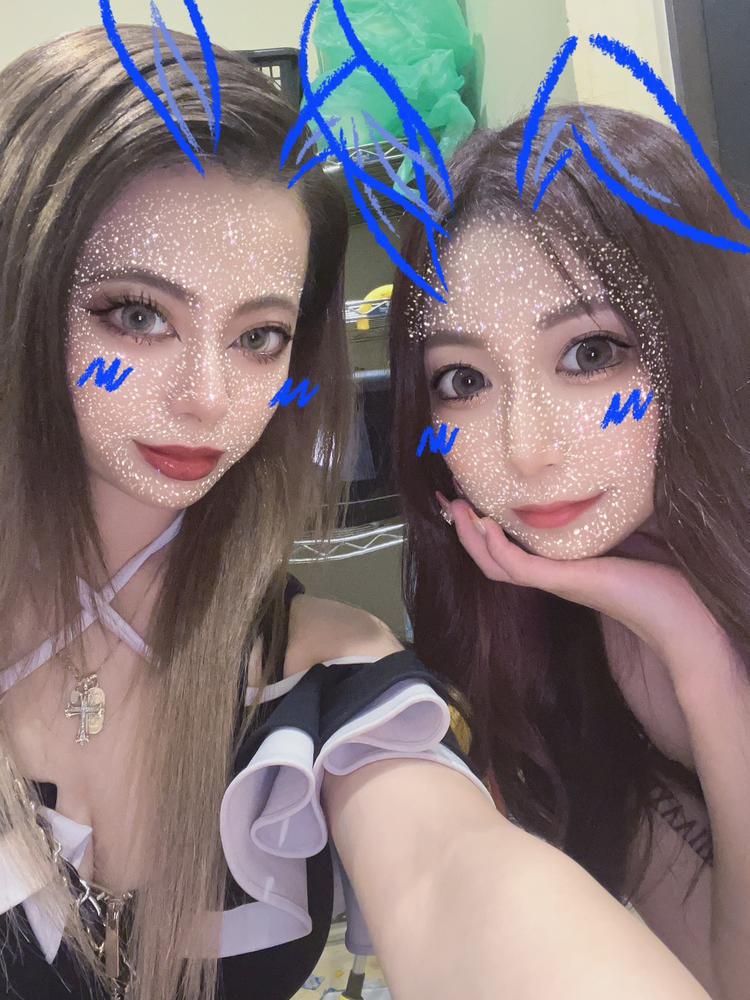 ❤️‍🔥🫰🏼