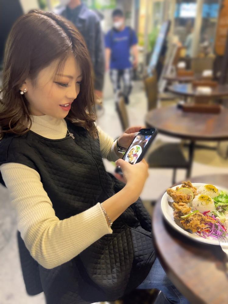 やっぴーい😀  今日も21:00出勤ですよん⭐️  お部屋掃除してキレイなったあ！  スイッチ入るまで時間かかるけどやり始めたら止まらないタイプ🙌🏻  O型です^_^  お掃除グッズ揃えたいこの頃〜   西野みみ