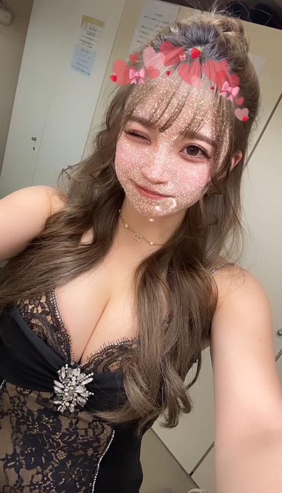 こんばんわ🌙   月曜日ですね〜！        なんと、土曜日の夜に携帯を落として       大絶望😨       けど優しい方が警察に届けてくれたみたいで       無事本日携帯受け取れました💫    いやぁ日本は優しい世の中だこと🥺        感謝ですね🥲           さてさて本日も21:30〜出勤です😉         よろしくお願いします🩷            リニア　みな