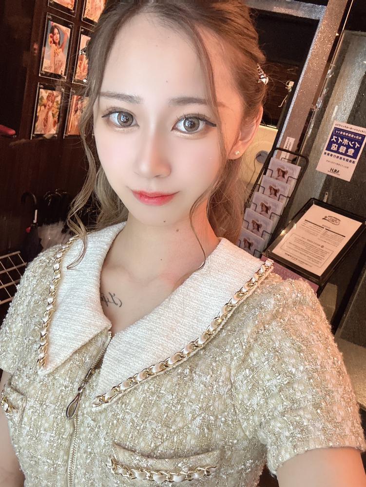 出勤しました！ 台風全国旅してるっぽいけど、、、 ちょっとやめて欲しいですね😂 雨の中負けずにたくさんお酒飲みましょー！！！