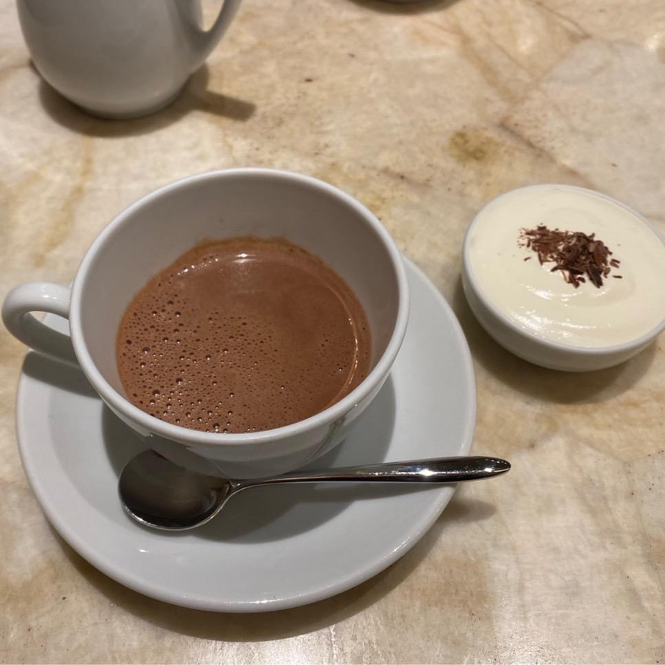 寝過ぎました  いま起きました😪  急いで準備して出勤します🌱