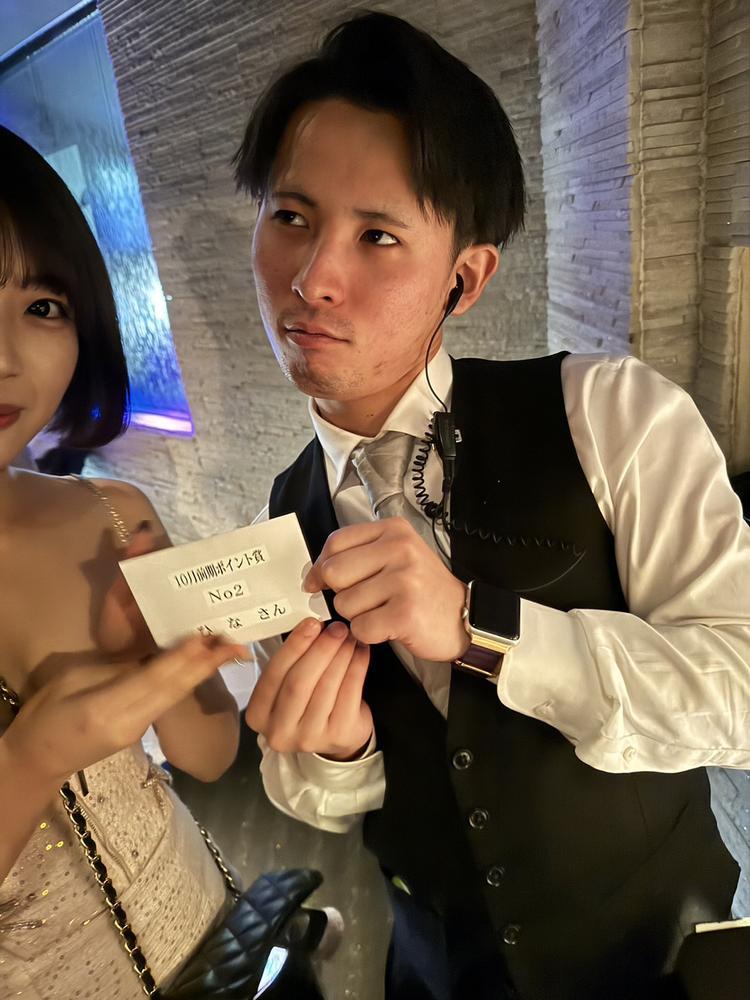 なんか映り込んできた