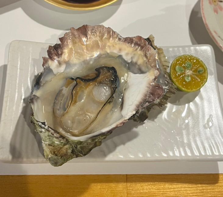 牡蠣の季節🖤🖤🖤さいこぉー 誰か食べに行きましょお