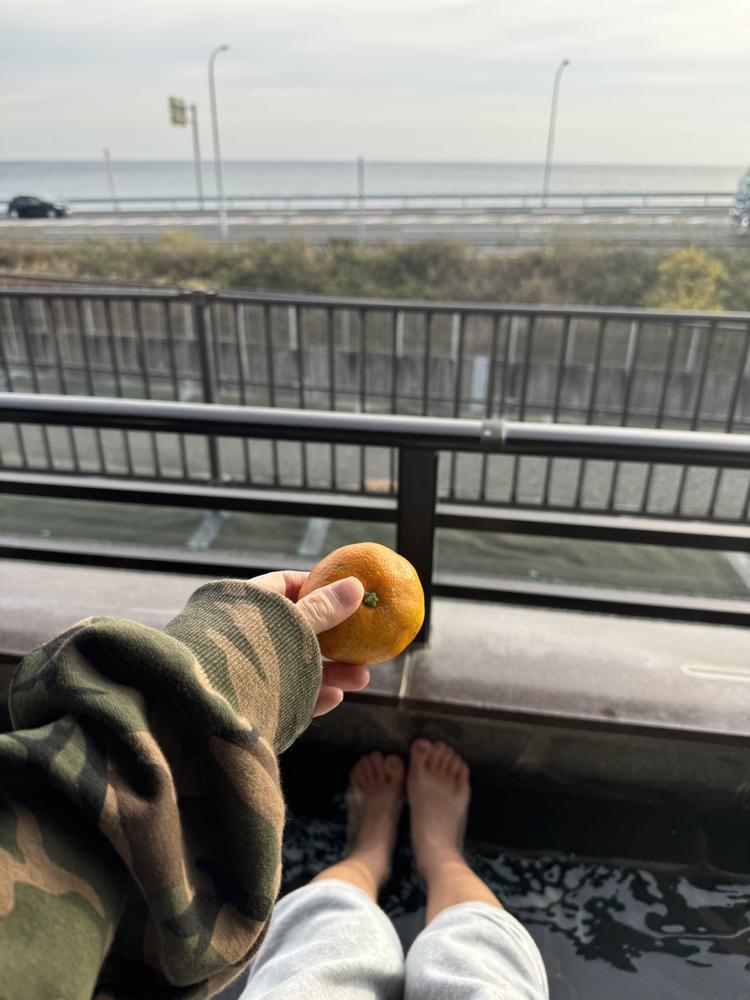 足湯とか、しちゃって〜