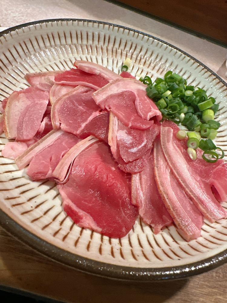 初めての山羊刺し🐐