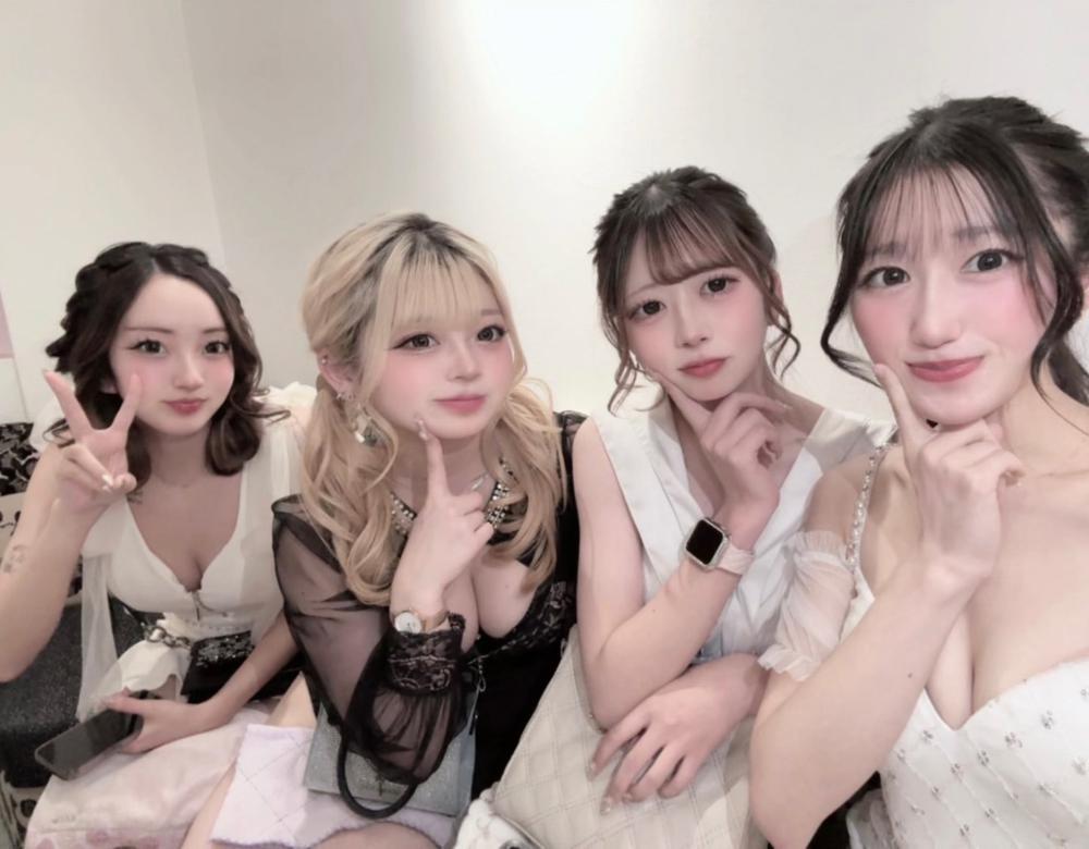 4人で🫶🏻🫶🏻