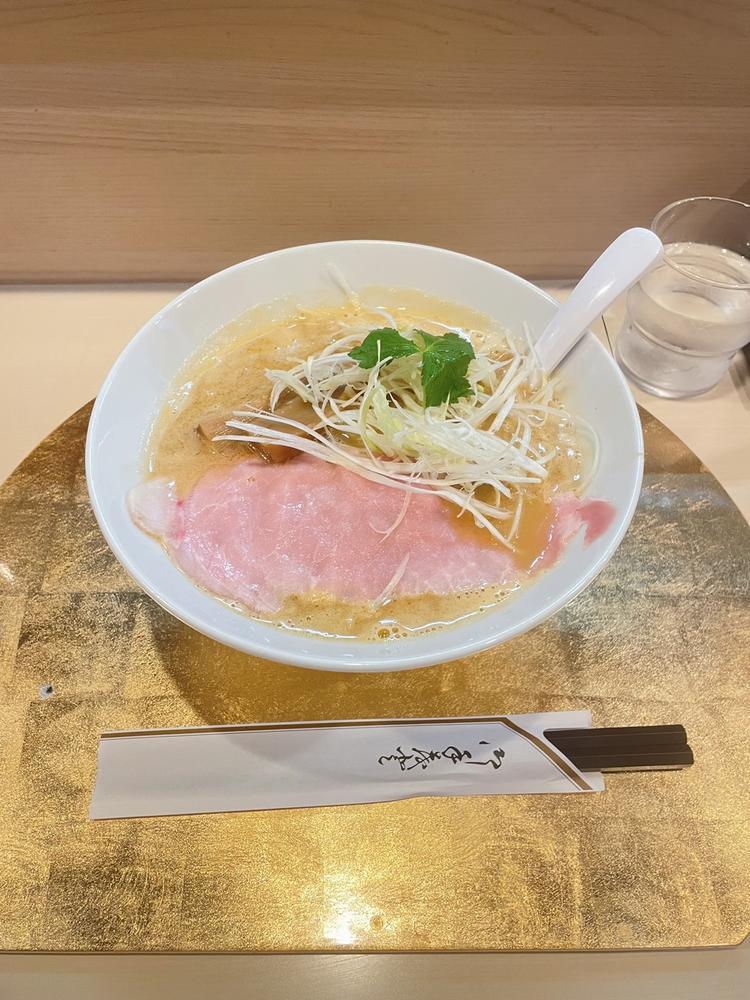 ♡ ••┈┈┈┈┈┈┈┈•• ♡