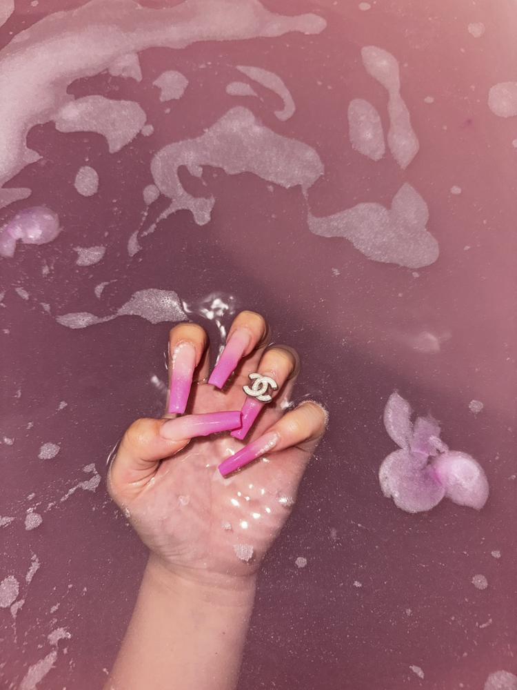 ピンクのバスボム💖💖