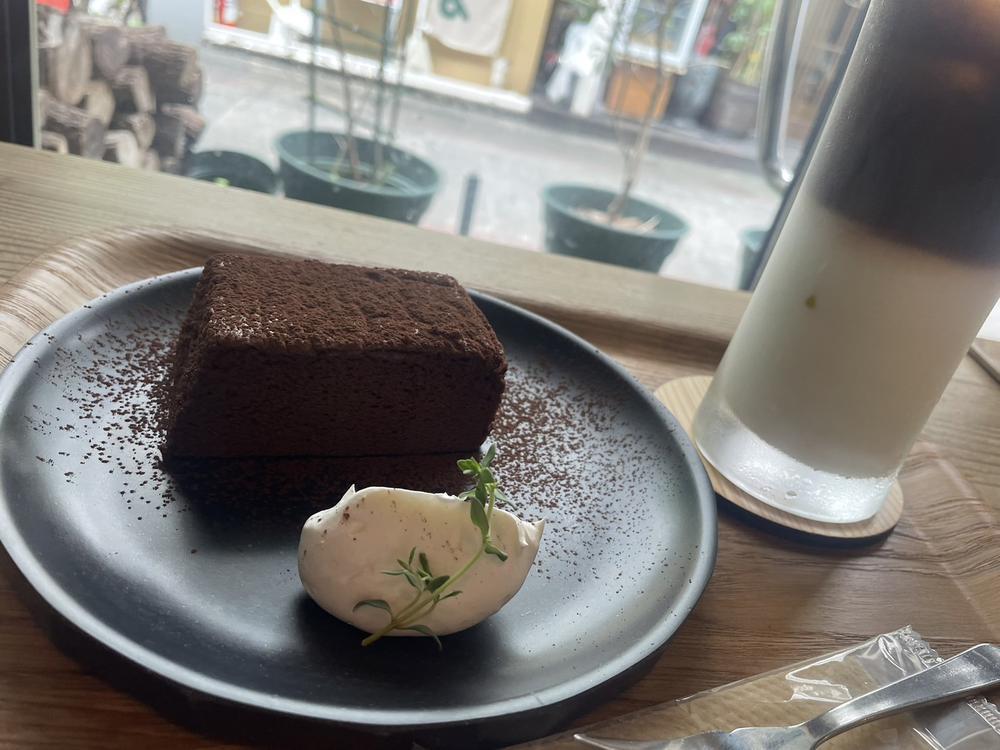 新人今日も出勤しました