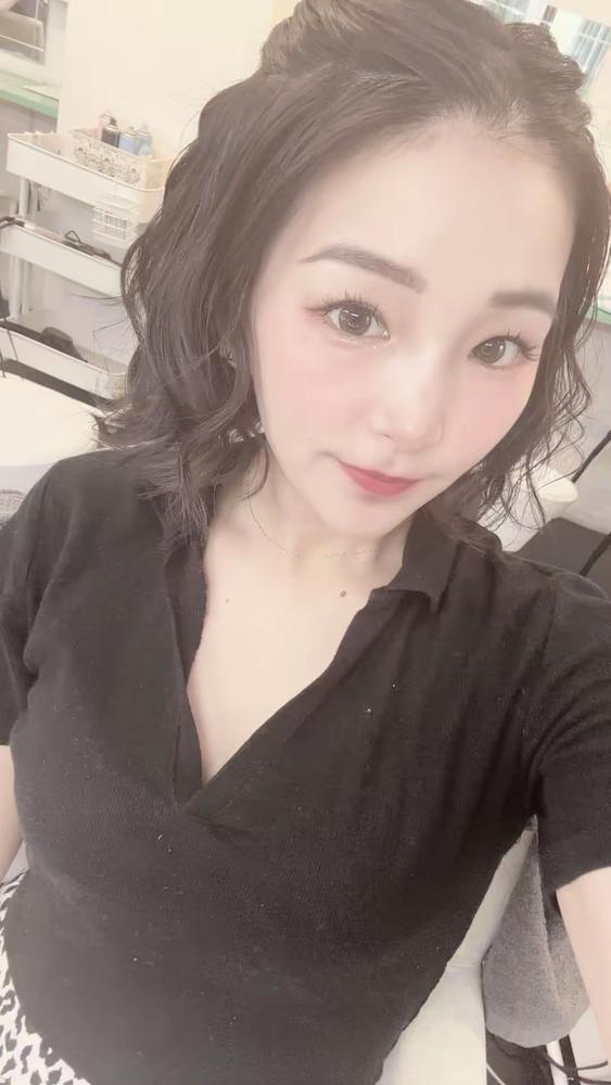 おはよ！                       ピンクのゆみです🙂‍↕️🤍                       今日はジム行って図書館行ってお勉強しよ〜！！                           有意義な1日を過ごしましょ〜🔥