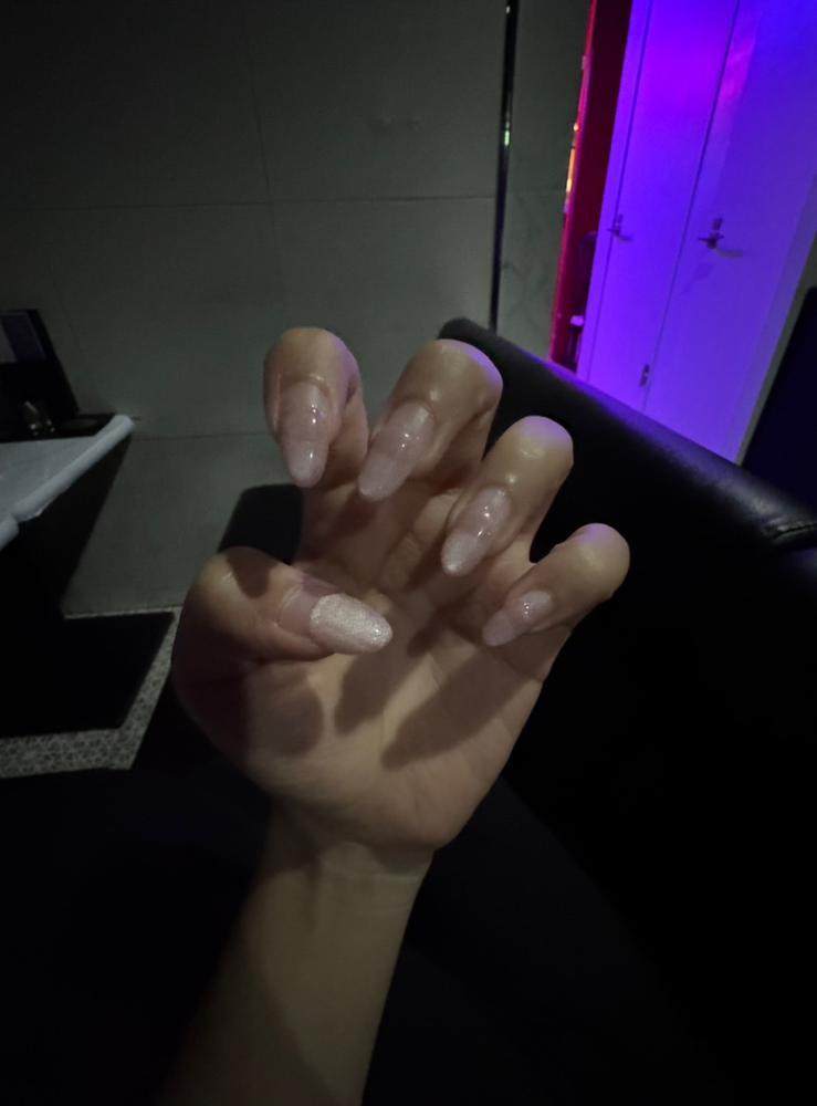 伸びきった爪を見てください‼️🌟