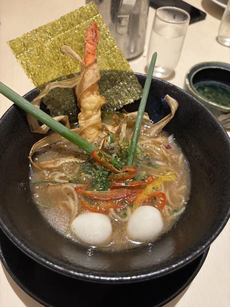 ダイエット中なのに…誘惑に負けた2:00のラーメン🍜