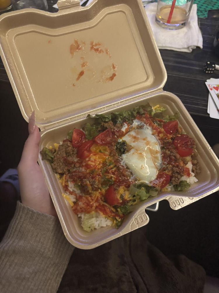 お腹空き過ぎてタコライス奪った😂