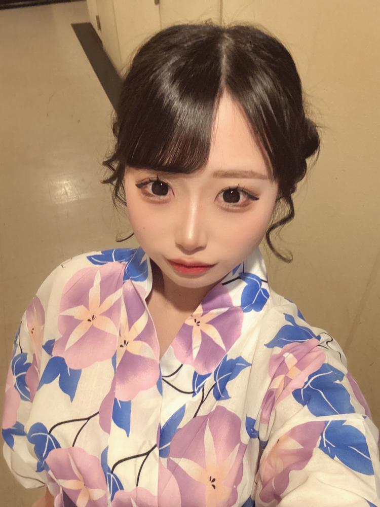 レイナです！ 今日も出勤してます！  天気も少し良くなって、お店に来やすい天気になりました！ にこにこ☺️  お待ちしております🙇‍♀️