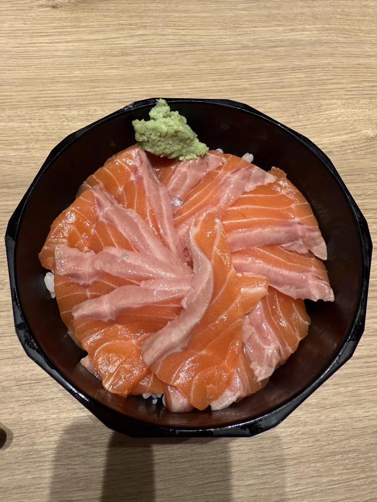 今日は月曜日、、、(；；)