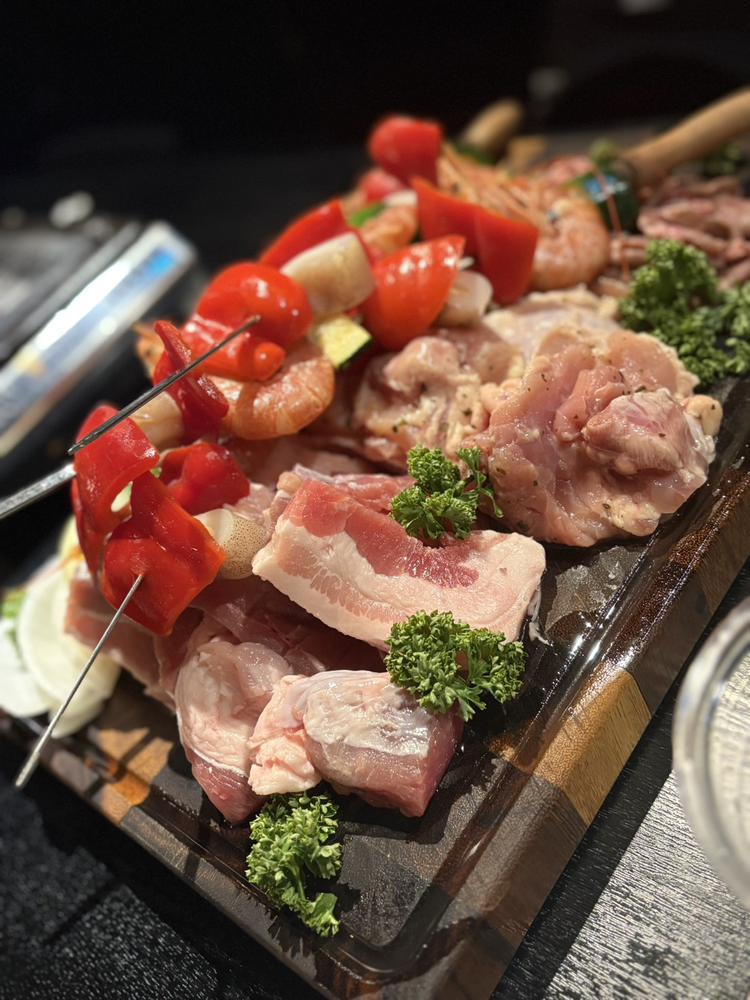 ⎛𖥚・̄ധ・̄𖥚⎞