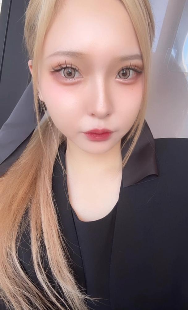 おはようございまつんつん！   みっかぶりのしゅっきんー。  おじいちゃんが亡くなりめそめそしておりました👴  でも安らかになられてよかたです՞‪ඉ  ̫ඉ՞    切り替えて私も強く生きようと思います…🥃？   21:30-出勤