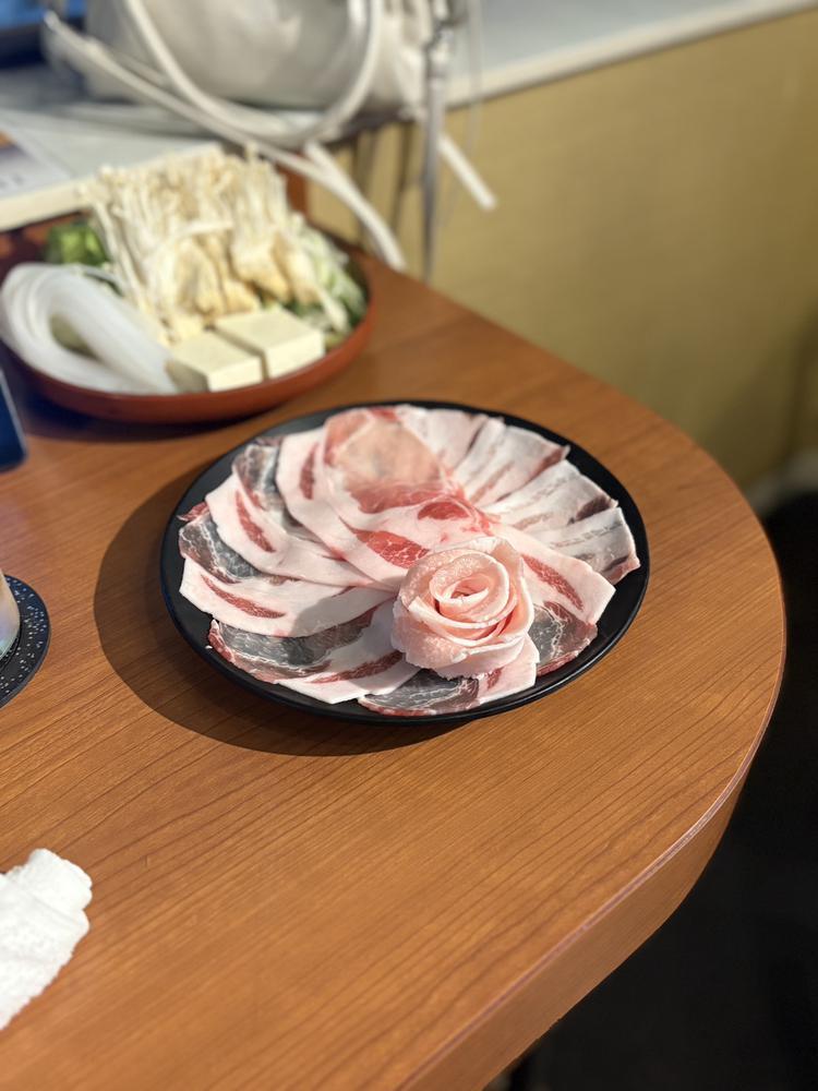 たいきーーん    今日は飲んだーーー      めっちゃおいしいアグー豚も食べれて幸せな一日だった❤️❤️       今日もお疲れ様ーーおやすみ🌙