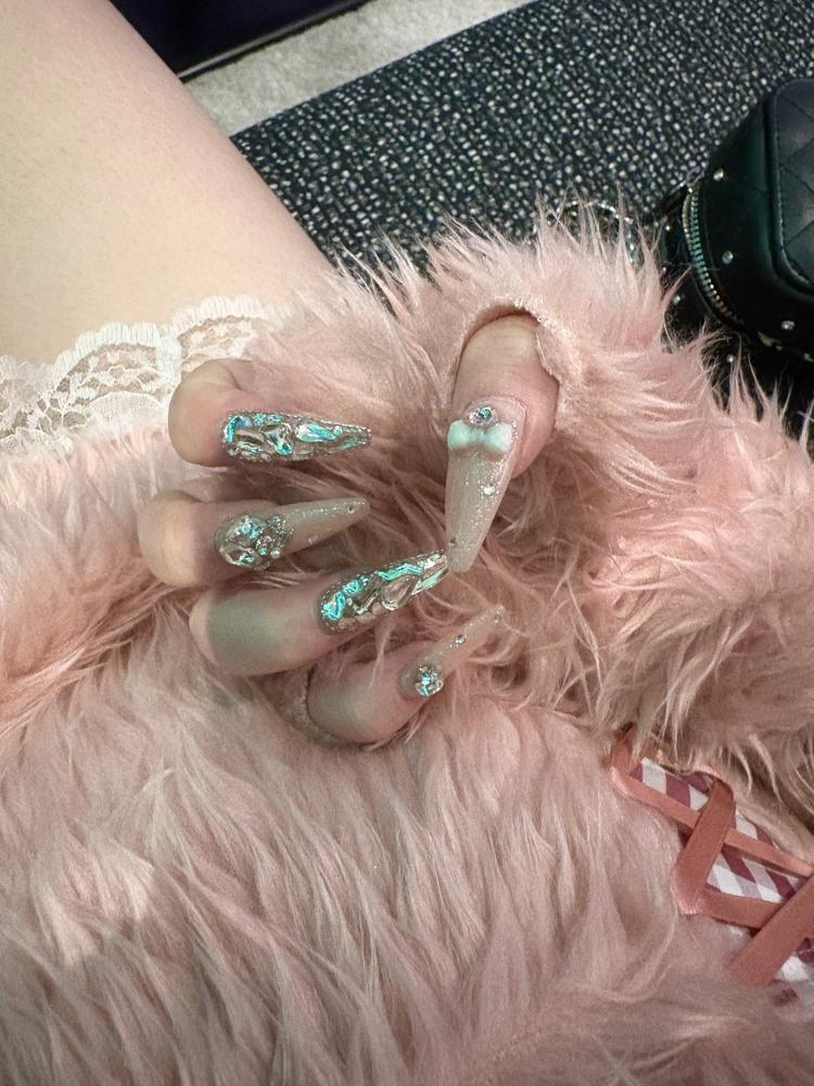 ぴんくねいる🩷