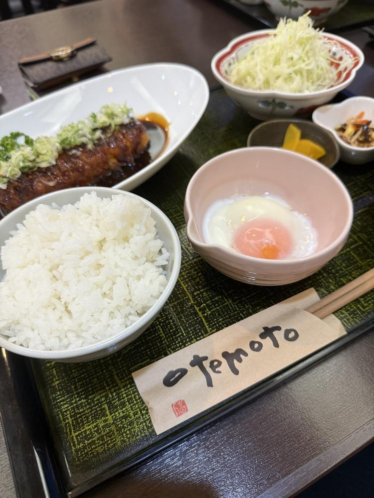 うれしの味噌カツ食べたい。(食べる)