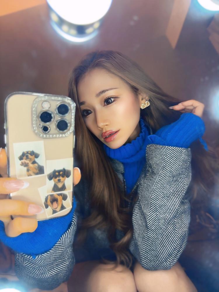 来年新しいことに挑戦するって決まったんだけど 未だにそんな実感はない。けどワクワクしてる♡ 目標にすこしでも近ずいたのなら ここでもまた書こう♡