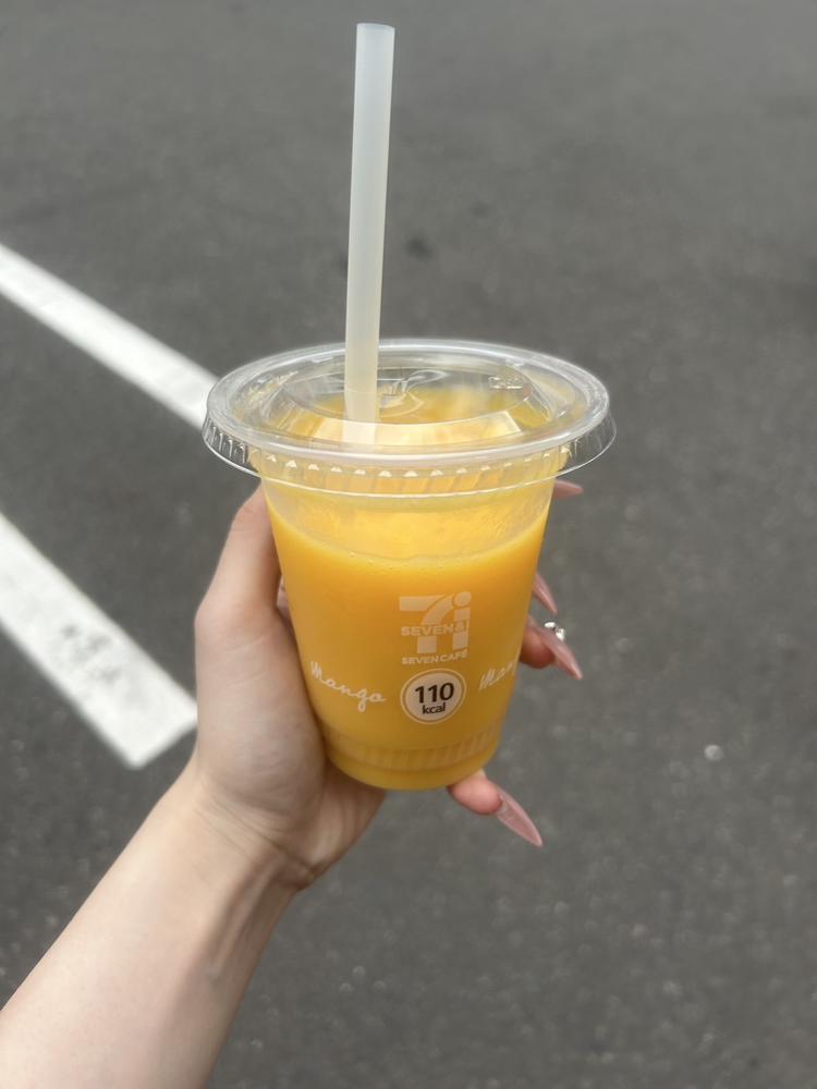 最近ハマってるマンゴースムージー🥭🧡