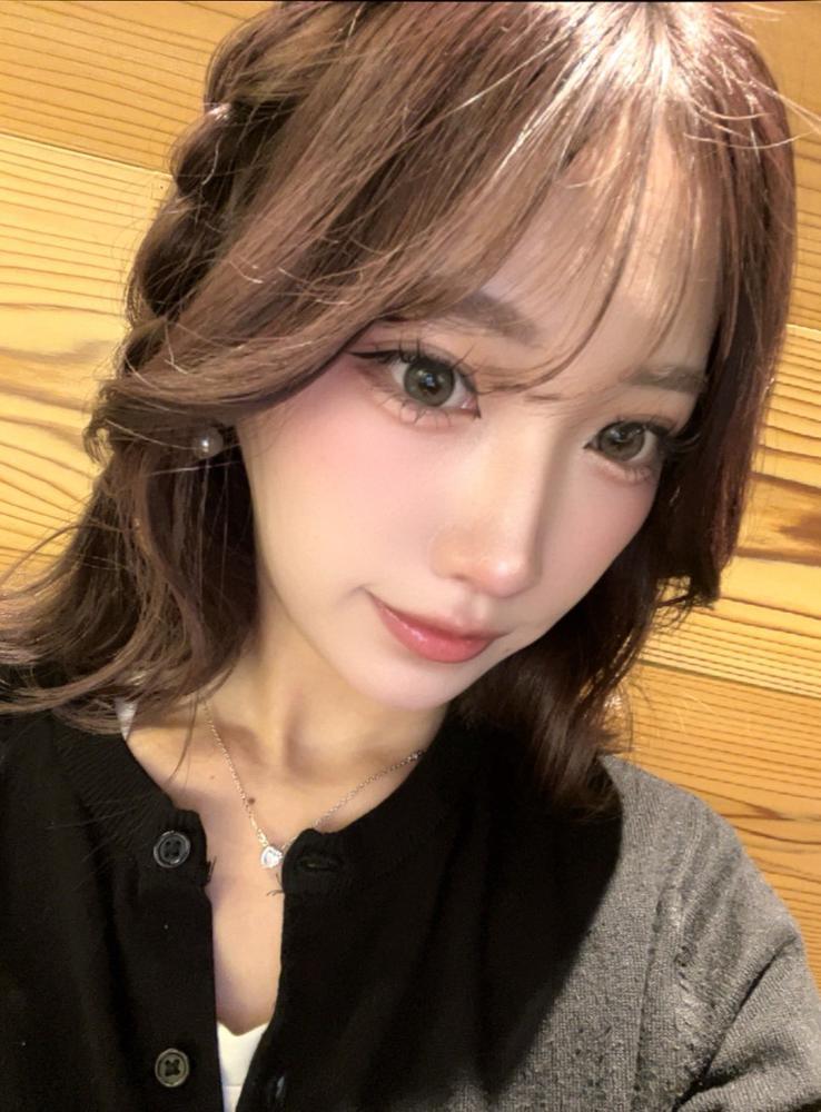 前髪切ったよ🎀