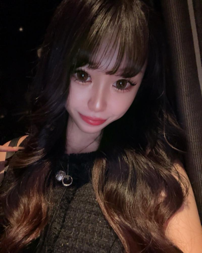 今日はドレス黒🖤 出勤ーっ