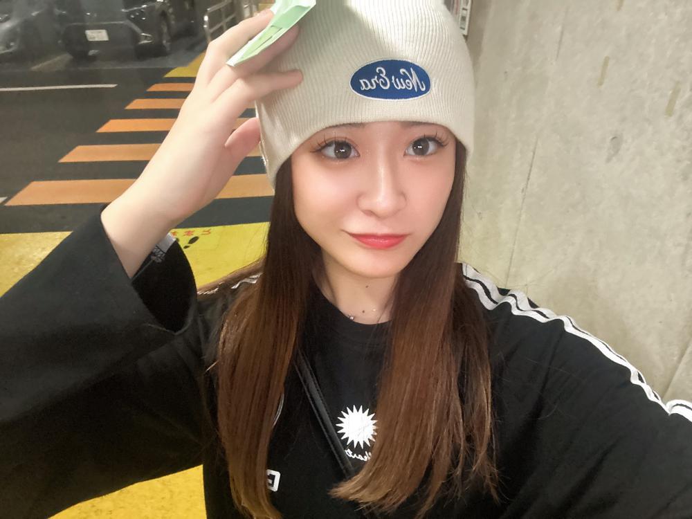 今日お休みもらいました。 すみません。 明日から出勤します🙇🏻‍♀️🙇🏻‍♀️🙇🏻‍♀️