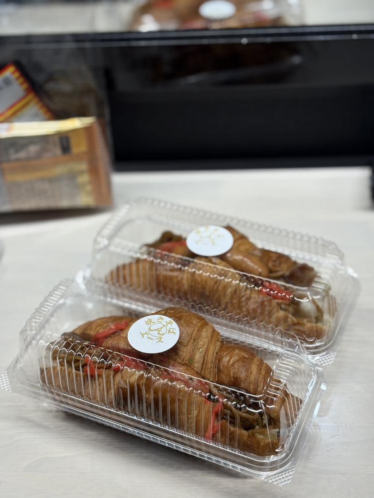 クロワッサン焼きそばパン🥐