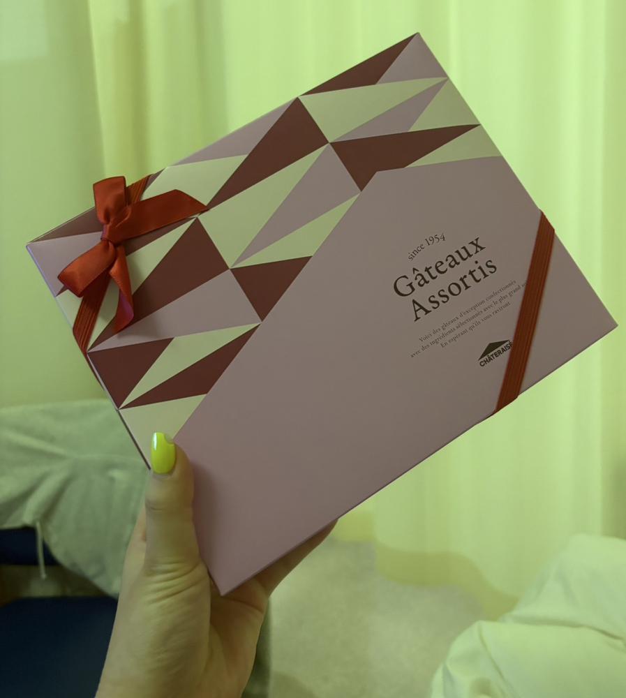 お菓子むしゃむしゃ