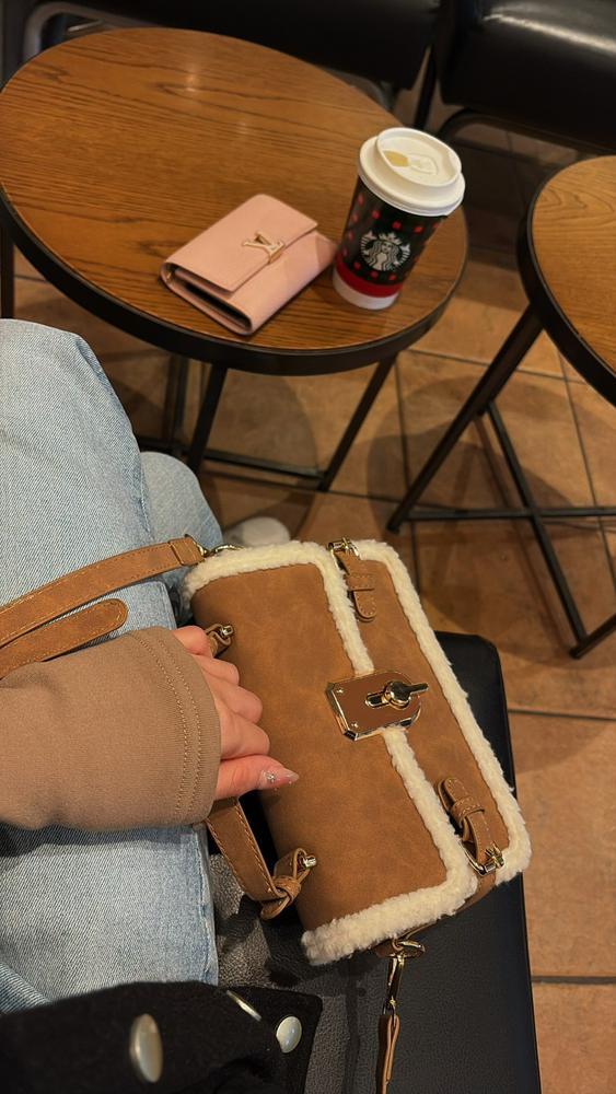 仕事は出来ないけど顔は可愛いキャバ嬢