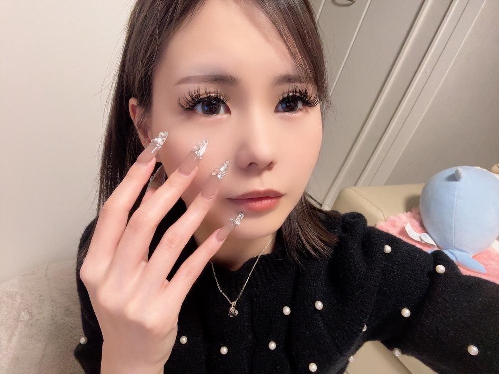 ヘアメ前すっぴんで居たいけどマイペースすぎて遅れそうだからベースだけやっちゃう私🤫