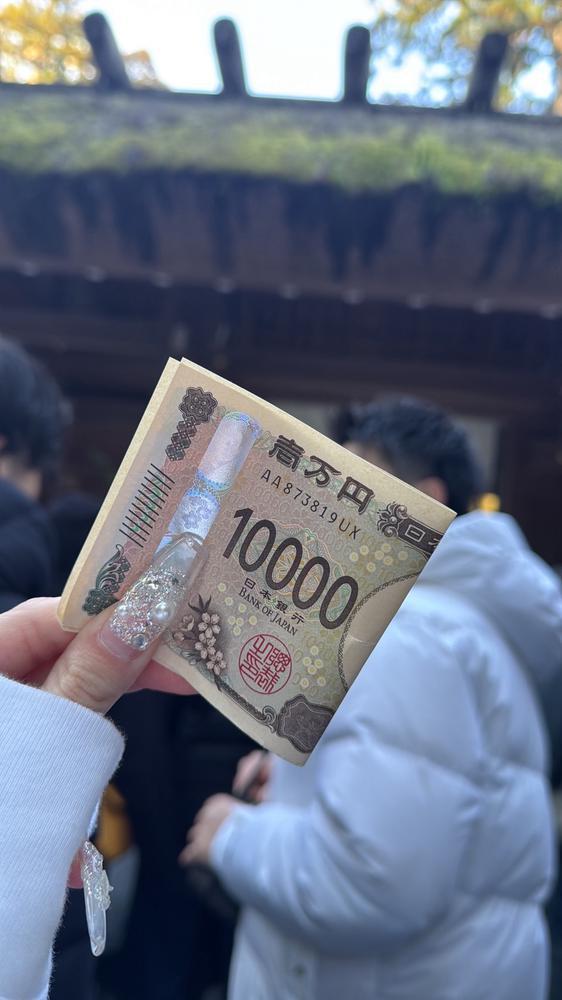 出勤。お賽銭は1万ぶち込みタイプです。