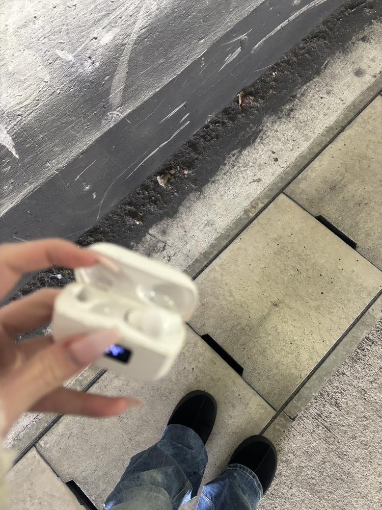 イヤホン落とした🥲🥲