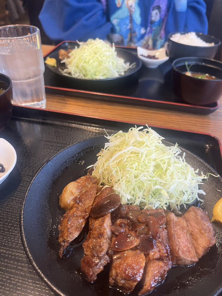 とんてきデビュー🌟