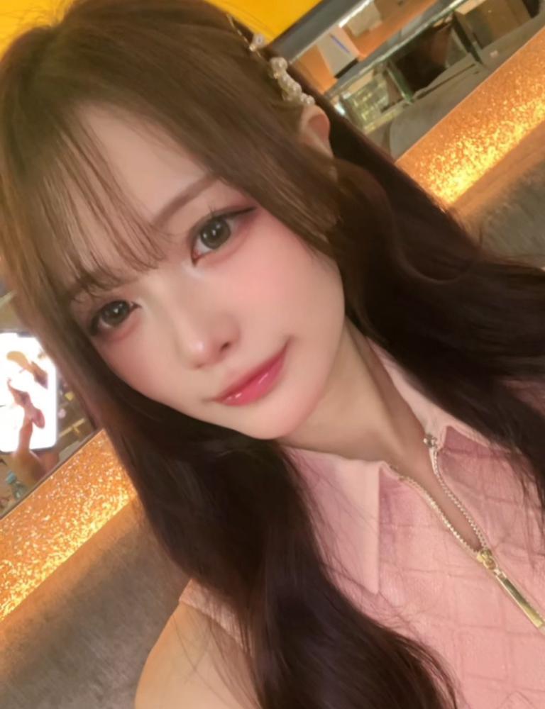 今日も出勤です！！！！！ 毎日飲みメンすぎてほんとに困ってますたくさん飲みたい！！！！