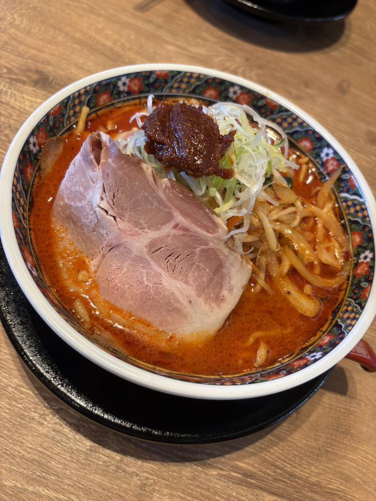 ママとメッシ食べてきた🍜