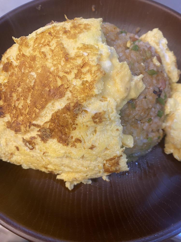 らんです🥀                                         今日はオムライス食べたくて、                                         作ったら、                                         最後の最後に、玉子割れた😹🥚