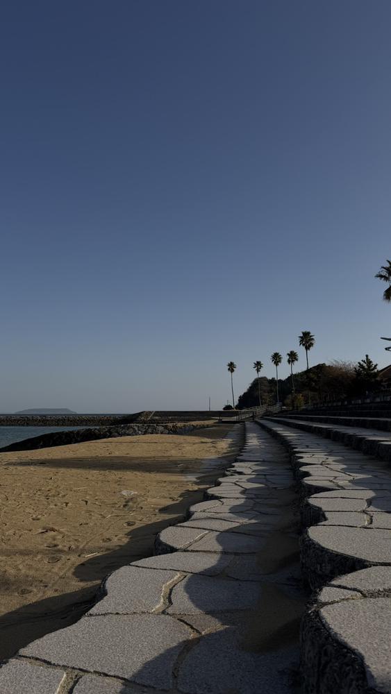 おはよー！☀️                                      PINKのななです🎀                                       朝から天気良くて！☀️                                最高(*｀ω´)b                       最近花粉症が酷くてくしゃみ止まんないよー！！                                               今日も頑張っていこー！(頑張って)