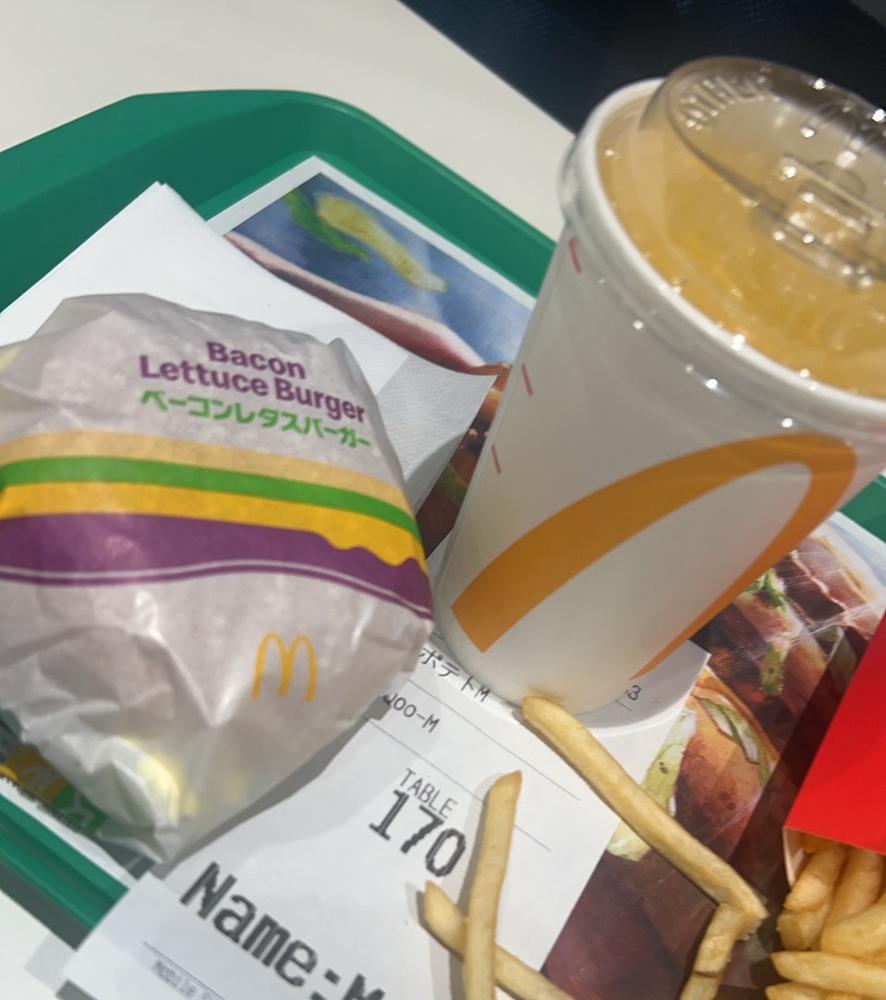 こんにちは！NEWCLUBPINKのみそらです！             昨日は久しぶりの友達と飲めて嬉しかった😚                   しあわせ！！                         マックが美味しすぎて滅❣️          やっぱり天下のマクドナルド           愛してます🙄🙄😾