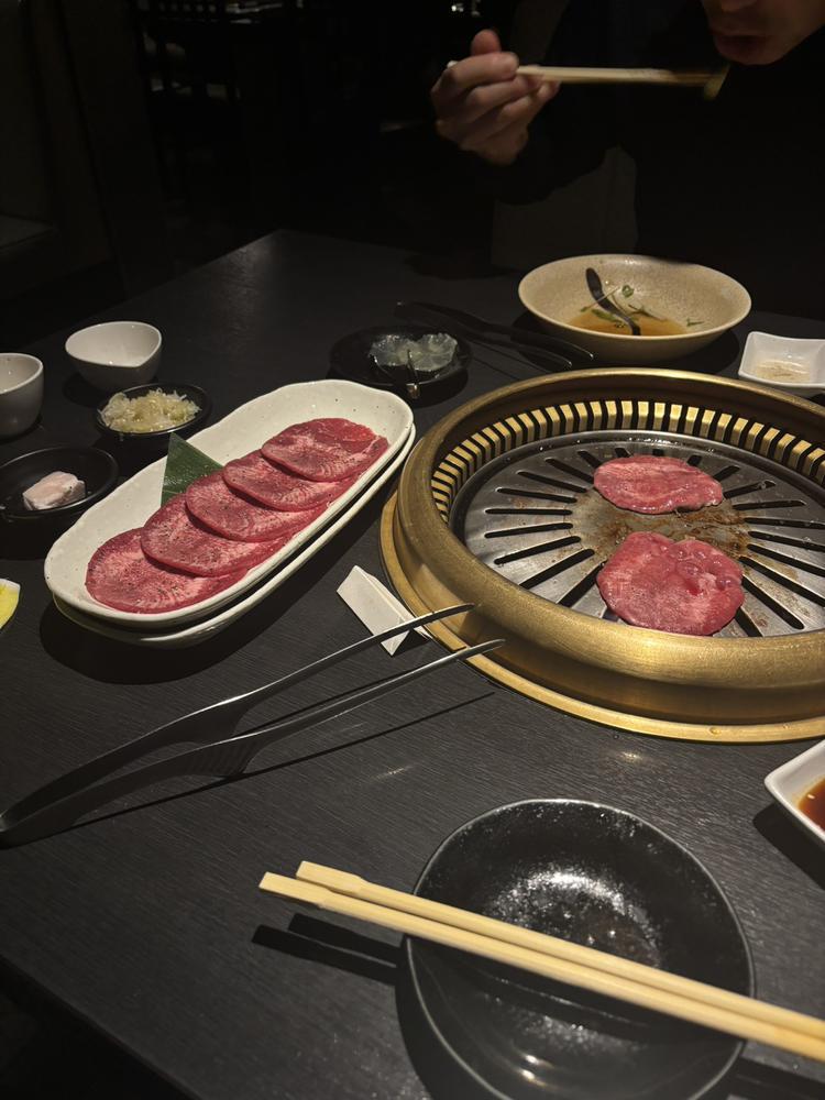 同伴ありがとう😭    久しぶりだったね✨     変わらず話しやすくて、ニコニコ話してくれて    賢い話から2人でふざけた会話もあって🤭      　 面白くて楽しい時間でした😌💕       ありがとう😊       次は一緒に黒霧島か、魔王    飲もうね🥃