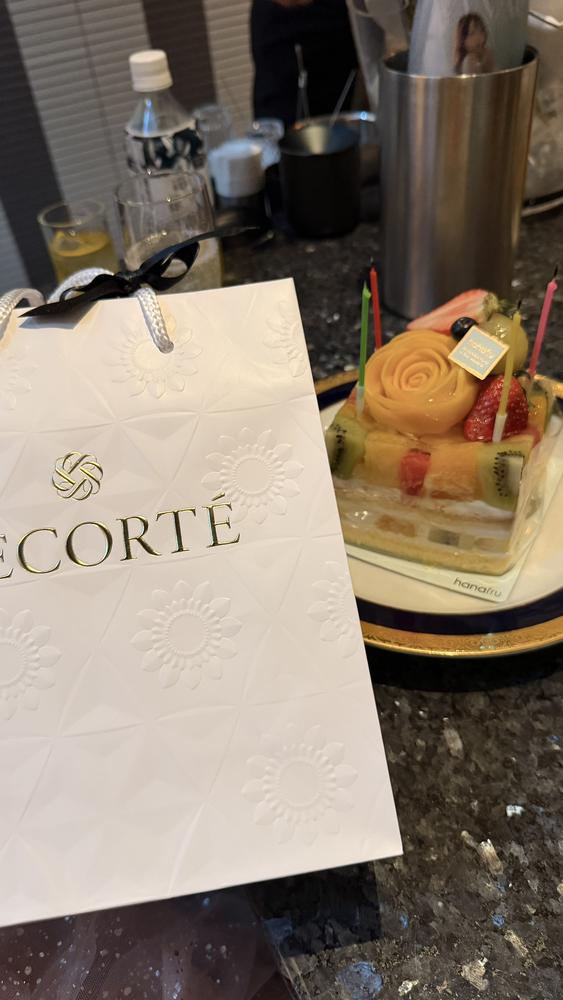 祝日ですが出勤です😌