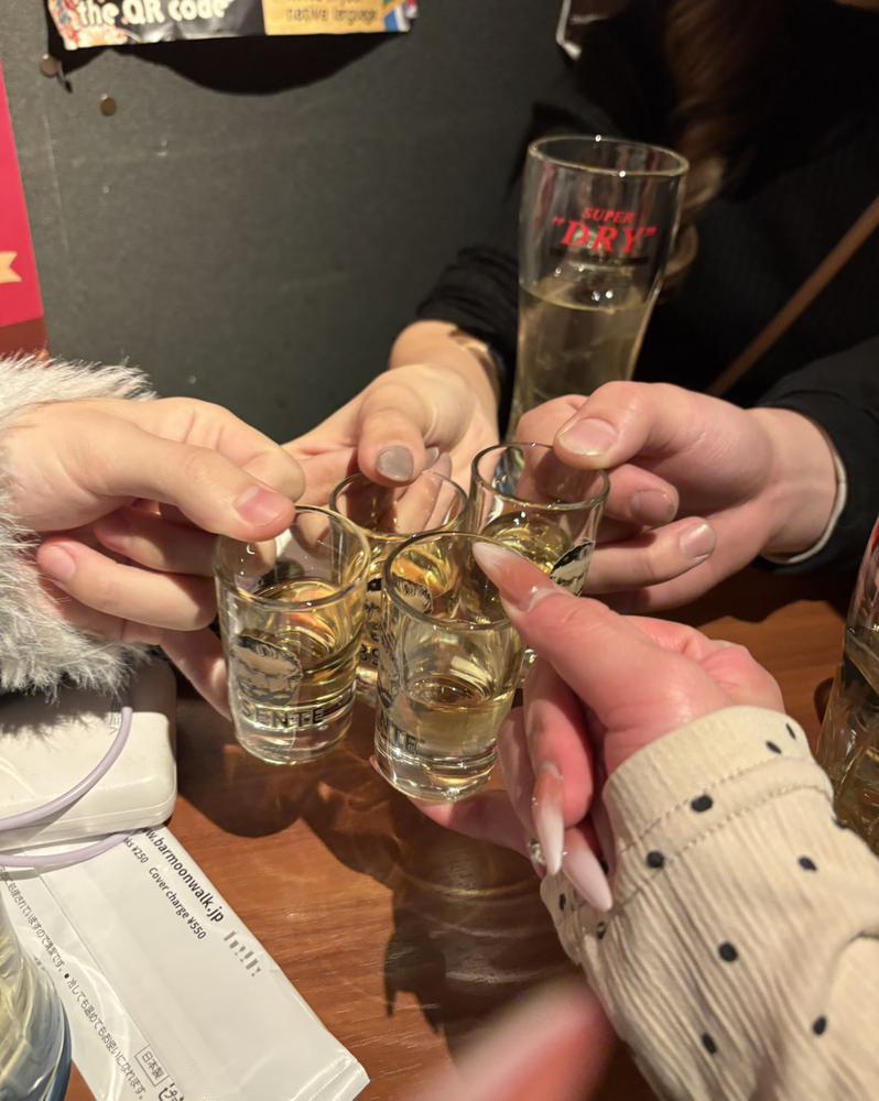 ⊂(  ᴖ ̫ᴖ)⊃ 🥃🥃⊂(ᴖ ̫ᴖ  )⊃