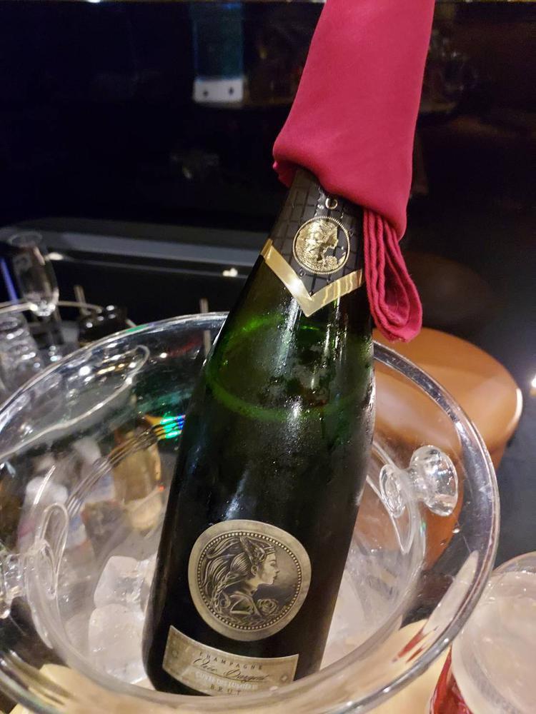 🍾✴︎ .。